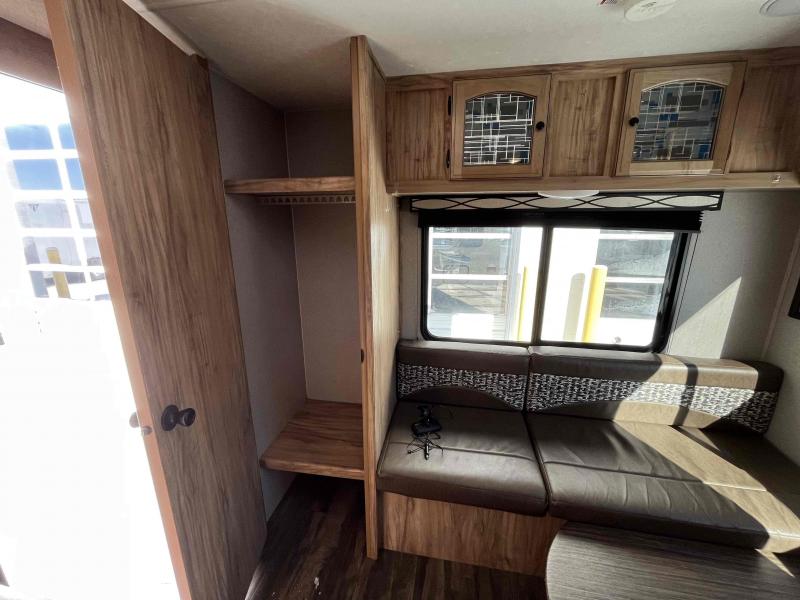 used Travel Trailers Coachmen Freedom Express Ultra Lite for sale, in Springfield, MO Thumbnail 15
