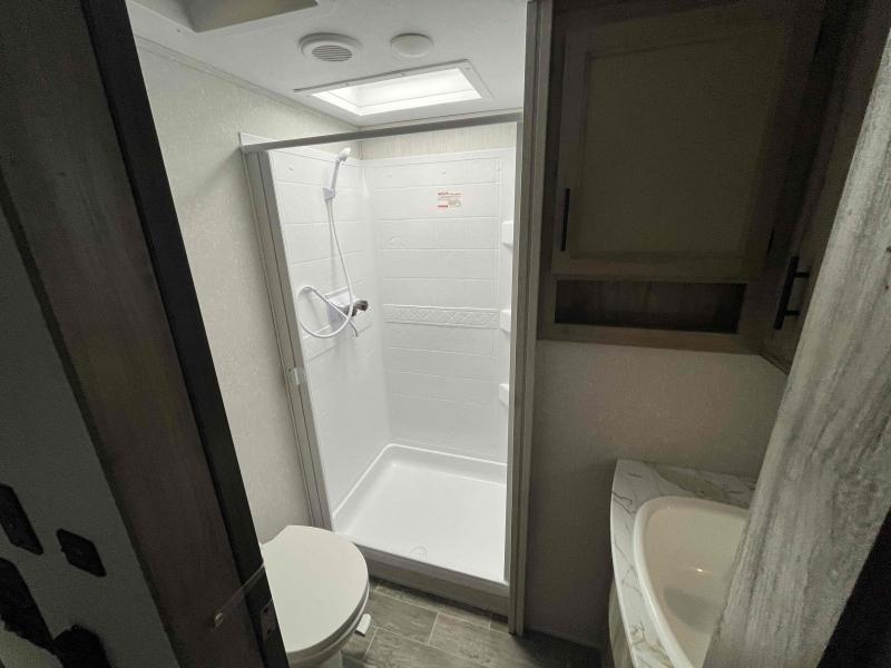 used Fifth Wheel Trailers Forest River Cherokee Arctic Wolf for sale, in Springfield, MO Thumbnail 33