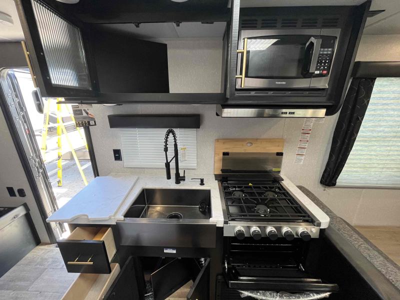 used Travel Trailers Forest River Cherokee Grey Wolf for sale, in Springfield, MO Thumbnail 18