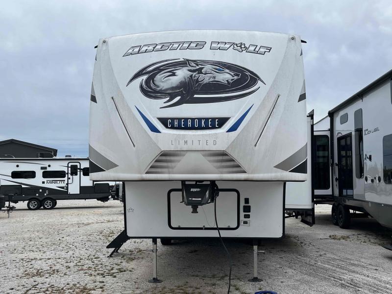 used Fifth Wheel Trailers Forest River Cherokee Arctic Wolf for sale, in Springfield, MO Thumbnail 3