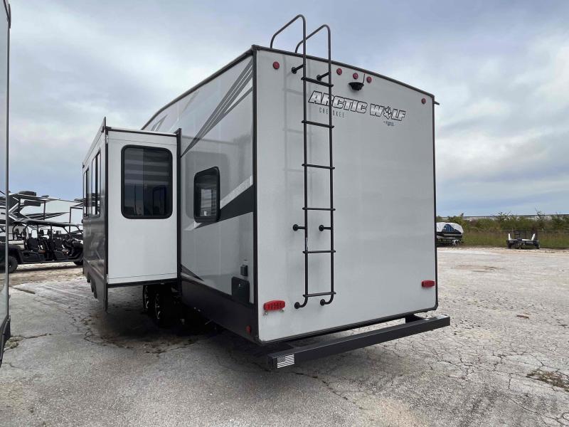 used Fifth Wheel Trailers Forest River Cherokee Arctic Wolf for sale, in Springfield, MO Thumbnail 6