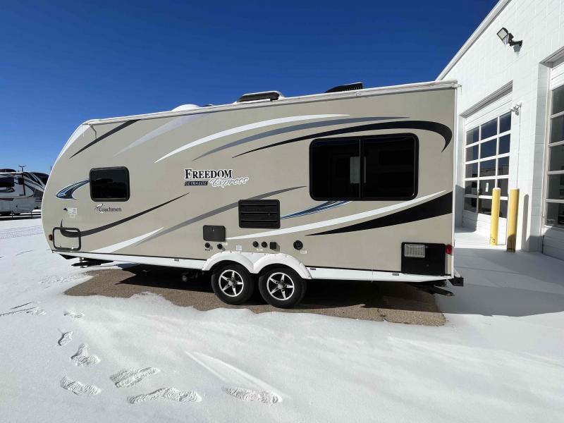 used Travel Trailers Coachmen Freedom Express Ultra Lite for sale, in Springfield, MO Thumbnail 6