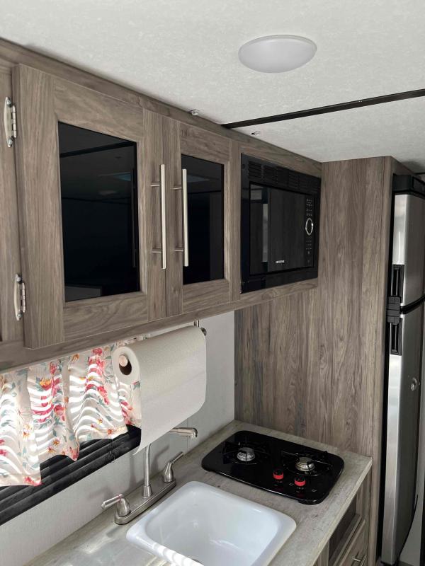 used Travel Trailers CrossRoads RV Zinger Lite for sale, in Springfield, MO Thumbnail 12