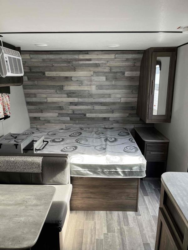 used Travel Trailers CrossRoads RV Zinger Lite for sale, in Springfield, MO Thumbnail 9