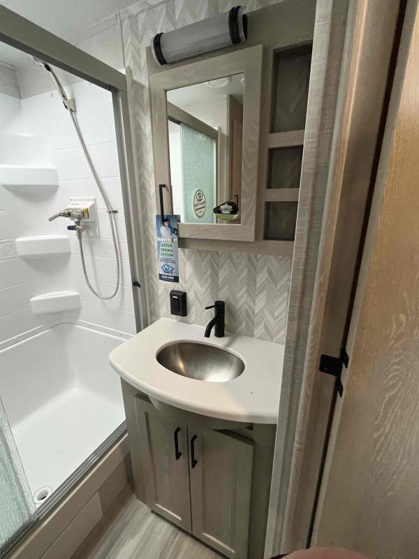 new Travel Trailers Forest River Rockwood Signature for sale, in Springfield, MO Thumbnail 33