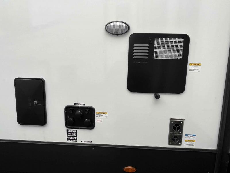 new Travel Trailers Forest River Rockwood Signature for sale, in Springfield, MO Thumbnail 8