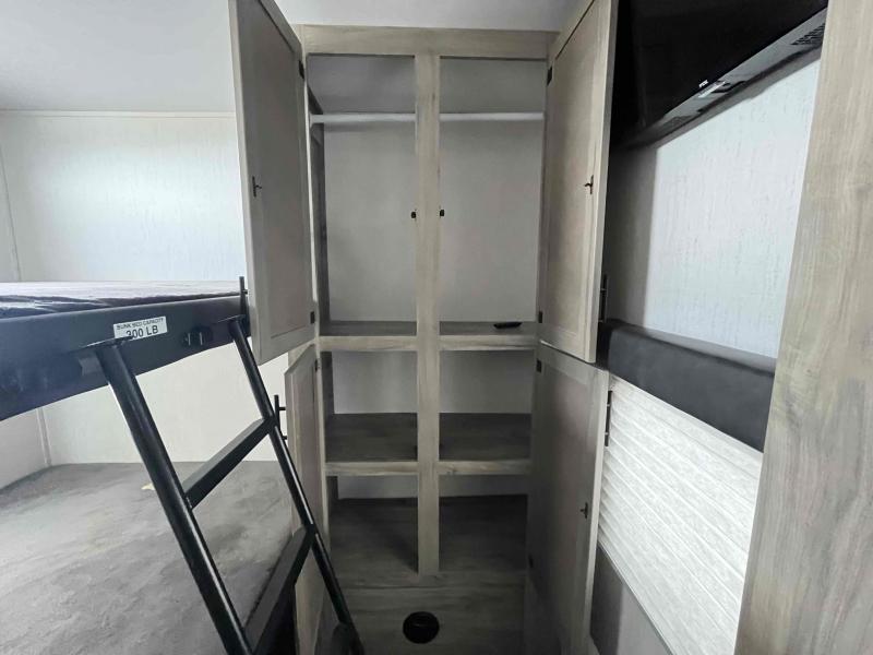 used Fifth Wheel Trailers Forest River Cherokee Arctic Wolf for sale, in Springfield, MO Thumbnail 28