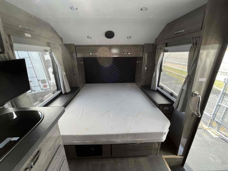 used Travel Trailers Black Series Black Series  for sale, in Springfield, MO Thumbnail 22
