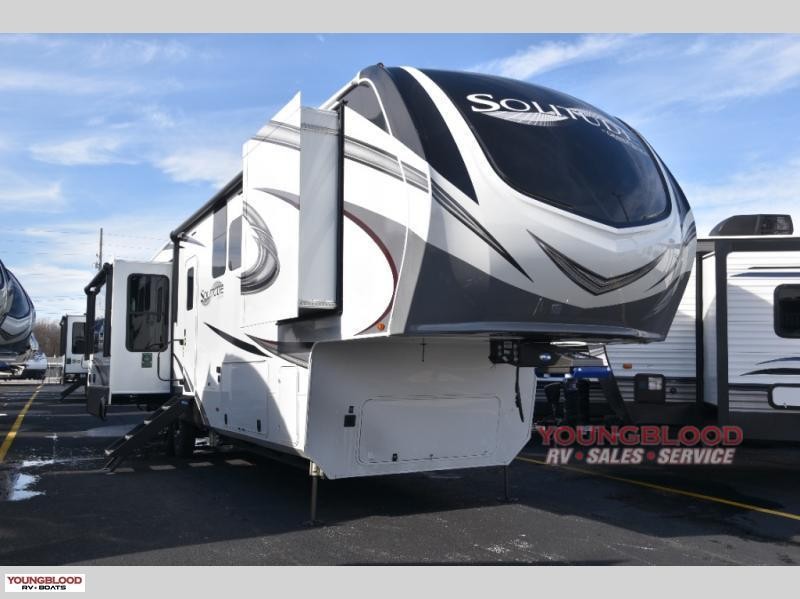 New 2022 Grand Design Solitude 372WB R New 2022 Grand Design Solitude 372WB R