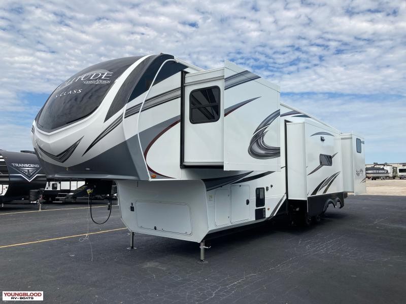 2023 Grand Design RV Solitude S-Class 3740BH Fifth Wheel RV 2023 Grand Design RV Solitude S-Class 3740BH Fifth Wheel RV