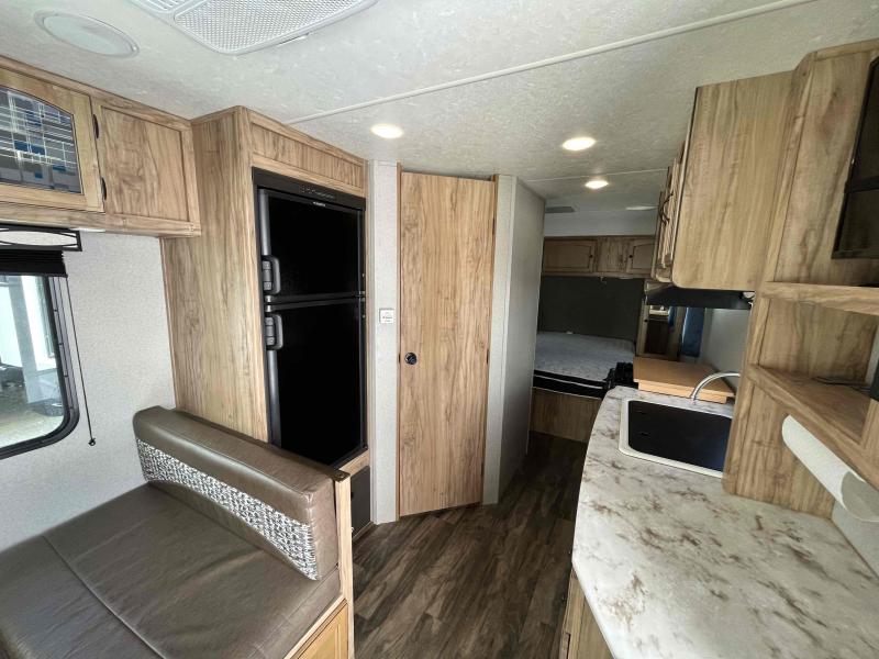 used Travel Trailers Coachmen Freedom Express Ultra Lite for sale, in Springfield, MO Thumbnail 12