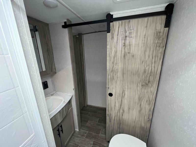 used Fifth Wheel Trailers Forest River Cherokee Arctic Wolf for sale, in Springfield, MO Thumbnail 29