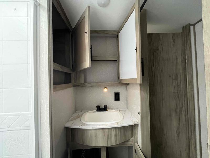 used Fifth Wheel Trailers Forest River Cherokee Arctic Wolf for sale, in Springfield, MO Thumbnail 32