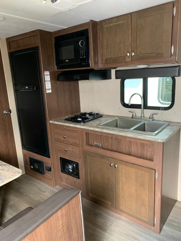 used Travel Trailers Coleman Dutchmen for sale, in Springfield, MO Thumbnail 6