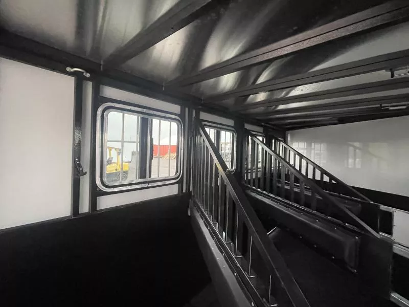 used Horse Trailers Charmac Trailers  for sale, in Walla Walla, WA Thumbnail 10