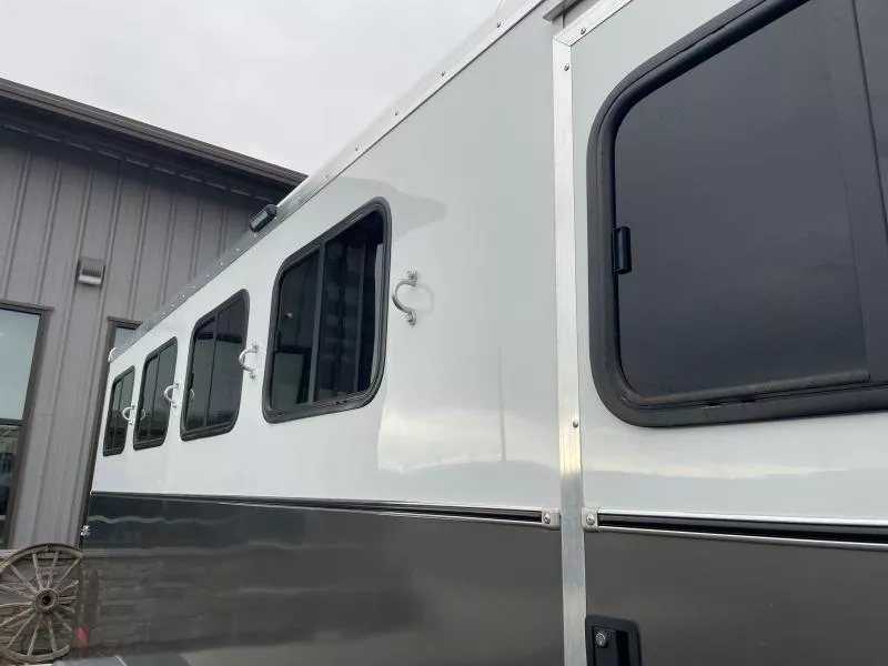 used Horse Trailers Charmac Trailers  for sale, in Walla Walla, WA Thumbnail 17