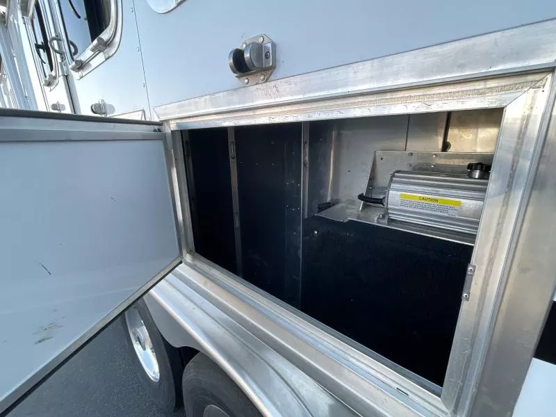used Horse Trailers Featherlite  for sale, in Walla Walla, WA Thumbnail 35