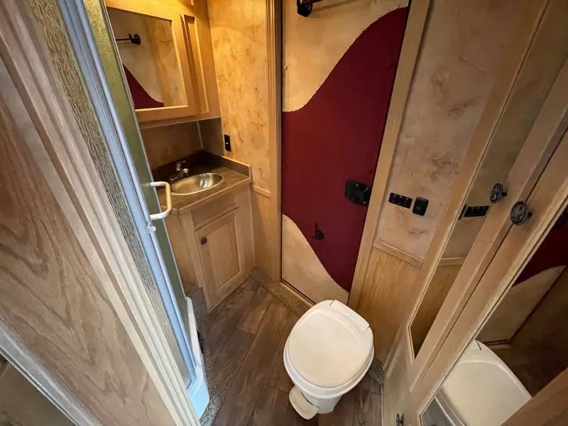 used Horse Trailers Featherlite  for sale, in Walla Walla, WA Thumbnail 18