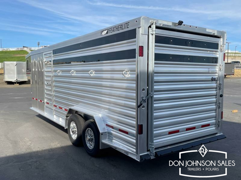 Featherlite 8413 20' 4H GN Horse Trailer w/Premier Tack