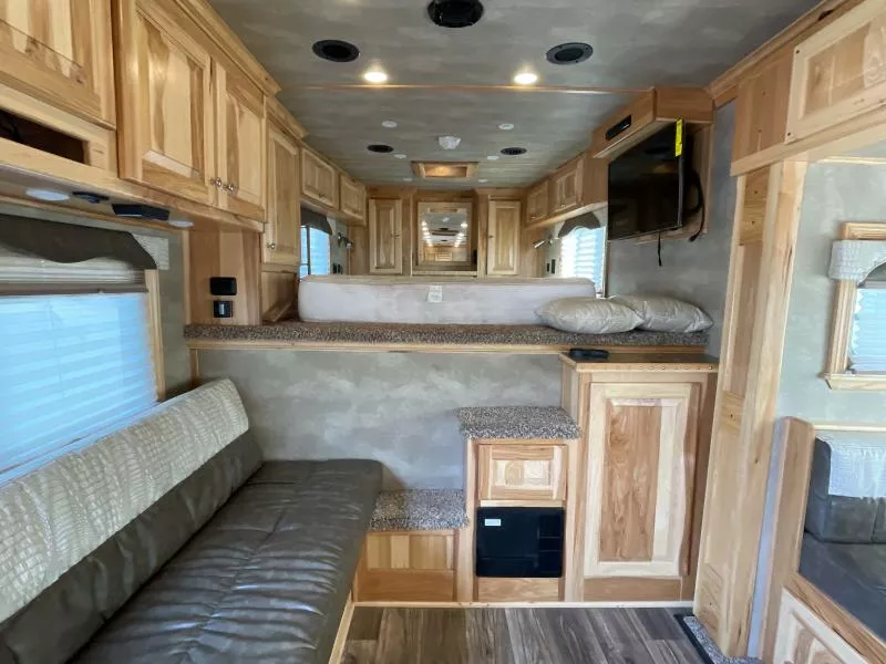 used Horse Trailers Featherlite  for sale, in Walla Walla, WA Thumbnail 9