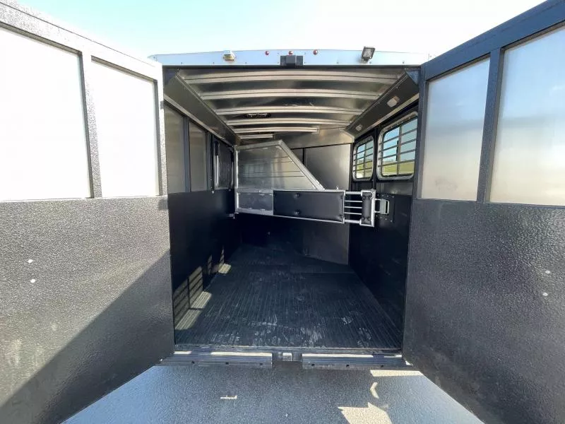 used Horse Trailers Logan Coach  for sale, in Walla Walla, WA Thumbnail 9