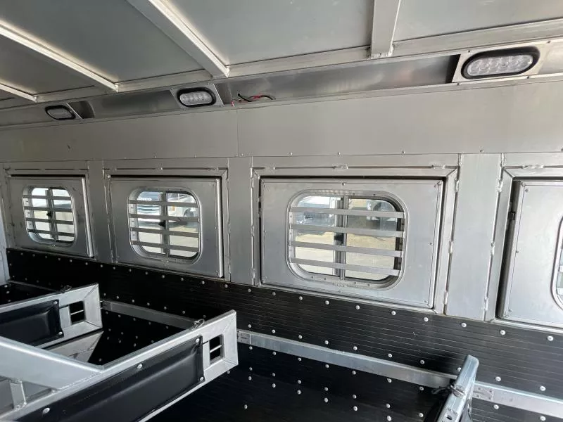 used Horse Trailers Platinum Coach  for sale, in Walla Walla, WA Thumbnail 19