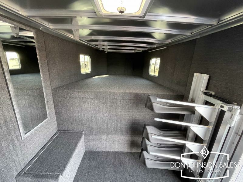Featherlite 8413 20' 4H GN Horse Trailer w/Premier Tack
