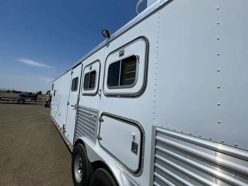 used Horse Trailers Featherlite  for sale, in Walla Walla, WA Thumbnail 7
