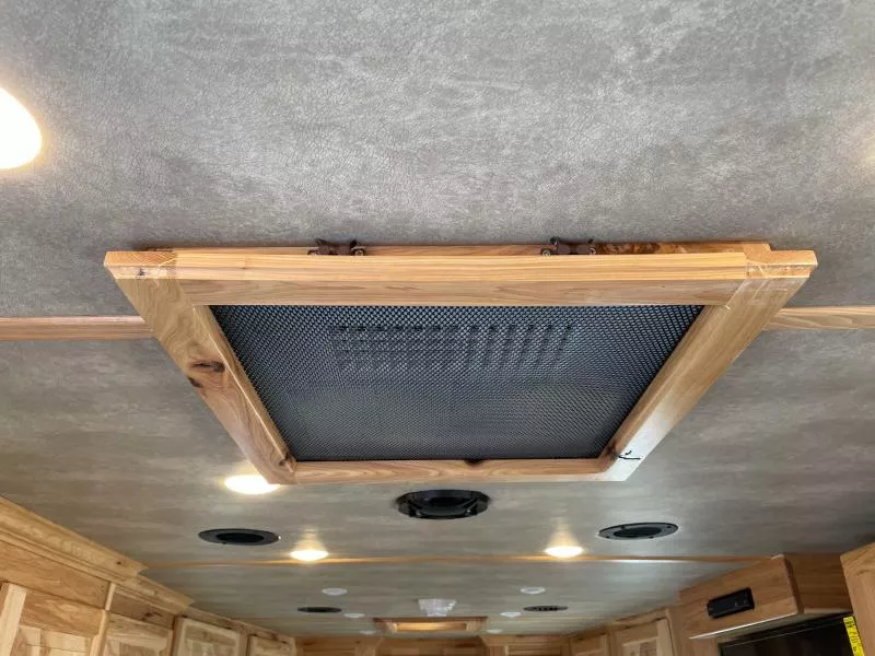 used Horse Trailers Featherlite  for sale, in Walla Walla, WA Thumbnail 31