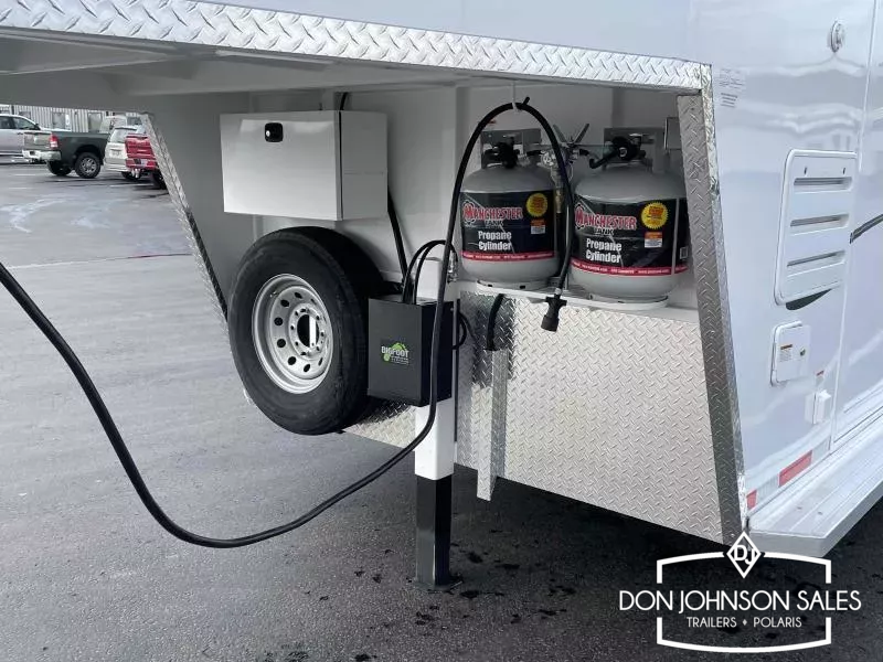 2026 Trails West Classic 12x12 2H LQ GN w/ Side Tack