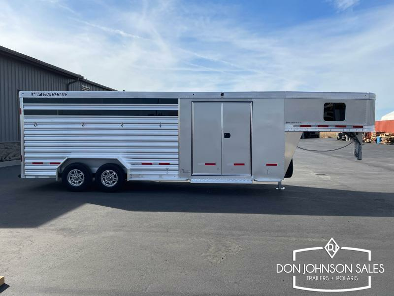 Featherlite 8413 20' 4H GN Horse Trailer w/Premier Tack
