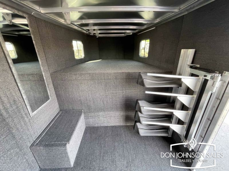 Featherlite 8413 20' 4H GN Horse Trailer w/Premier Tack