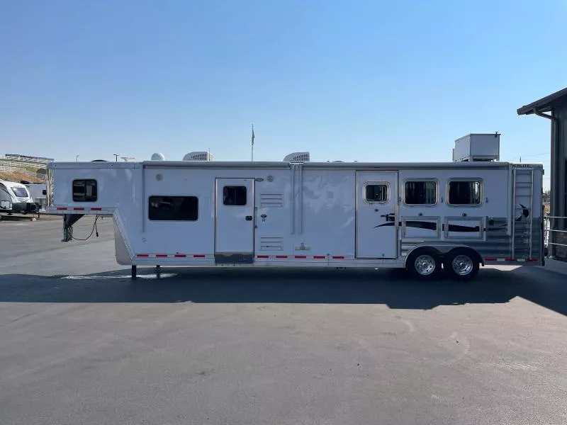 used Horse Trailers Featherlite  for sale, in Walla Walla, WA Thumbnail 6