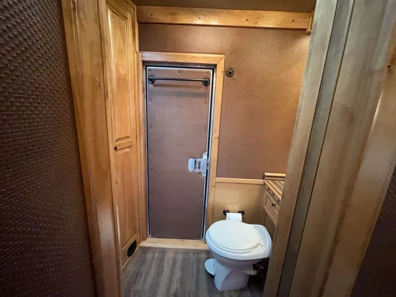 used Stock / Stock Combo Trailers Platinum Coach  for sale, in Walla Walla, WA Thumbnail 48