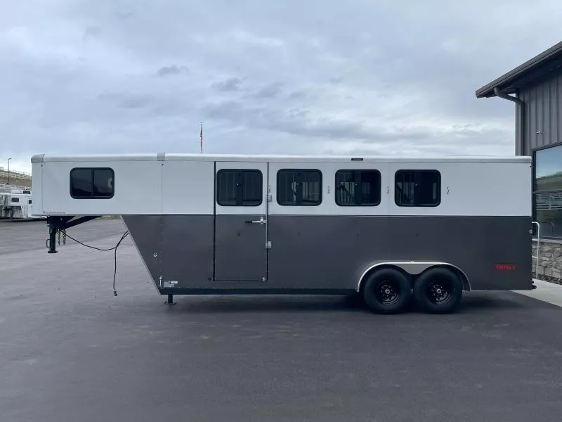 used Horse Trailers Charmac Trailers  for sale, in Walla Walla, WA Thumbnail 4