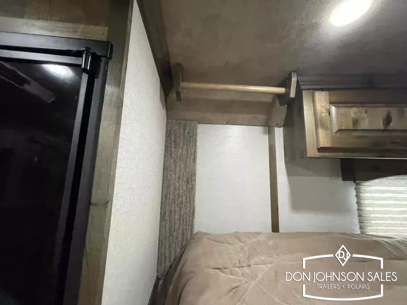 2026 Trails West Classic 12x12 2H LQ GN w/ Side Tack