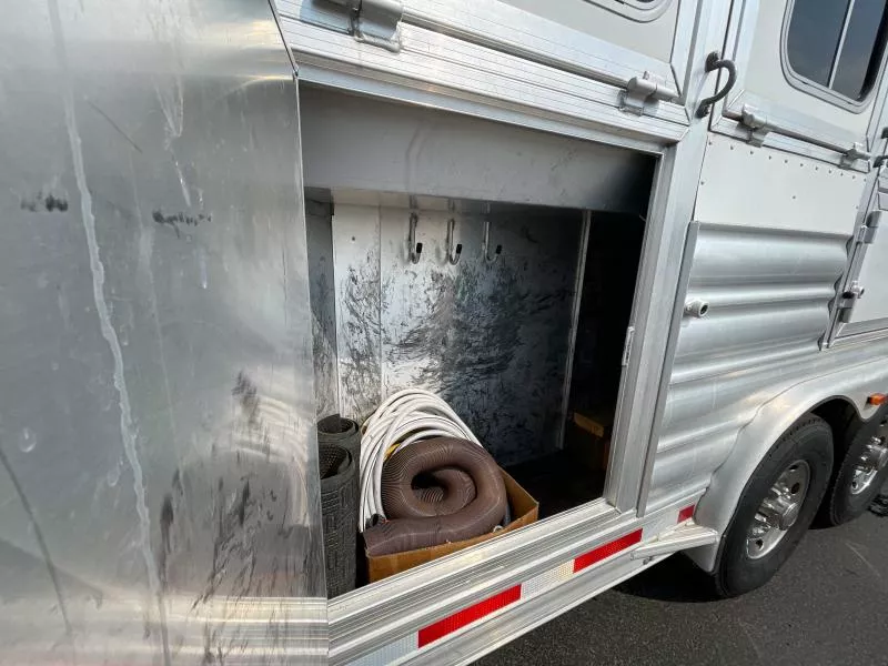 used Horse Trailers Platinum Coach  for sale, in Walla Walla, WA Thumbnail 7