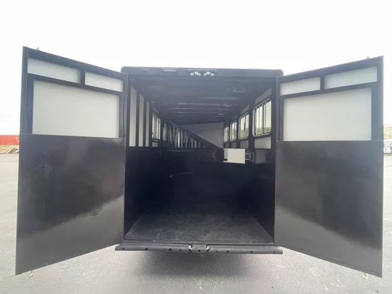 used Horse Trailers Charmac Trailers  for sale, in Walla Walla, WA Thumbnail 9