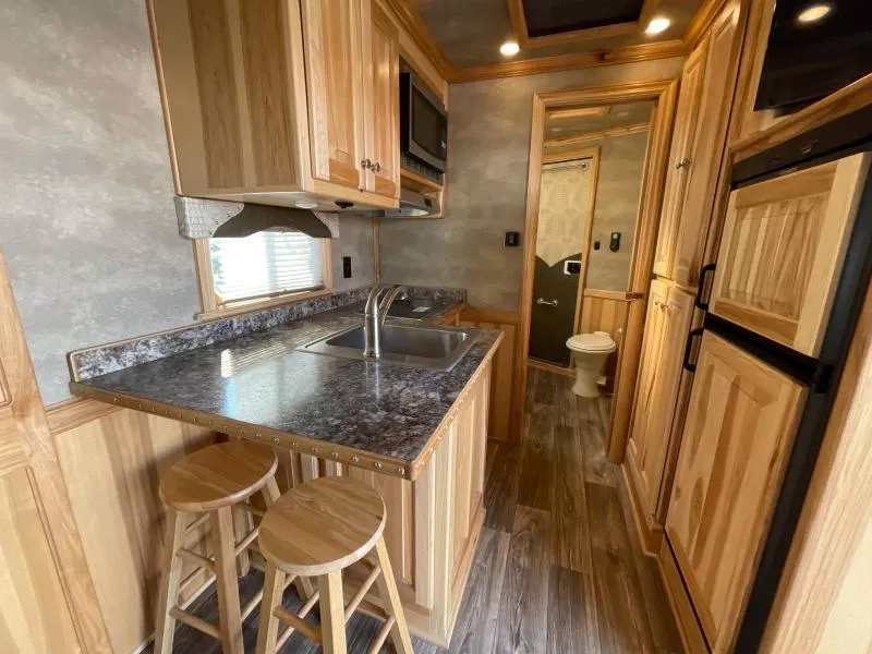 used Horse Trailers Featherlite  for sale, in Walla Walla, WA Thumbnail 16