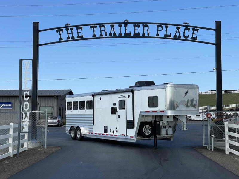 2023 Featherlite 7841 LQ GN Horse Trailer 2023 Featherlite 7841 LQ GN Horse Trailer