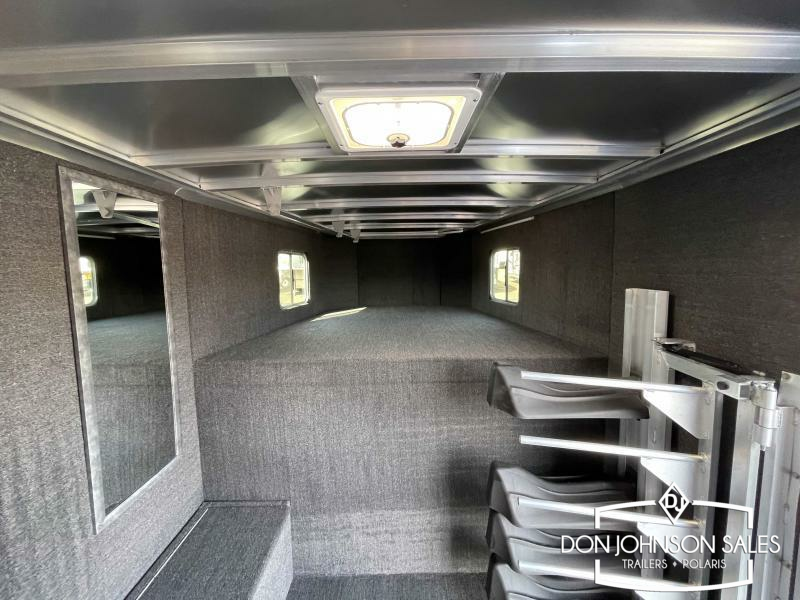 Featherlite 8413 20' 4H GN Horse Trailer w/Premier Tack