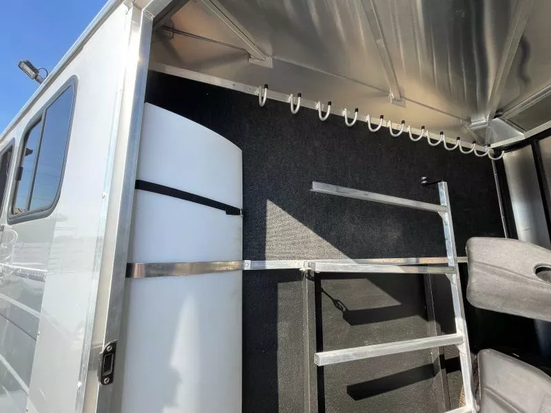 used Horse Trailers Logan Coach  for sale, in Walla Walla, WA Thumbnail 21