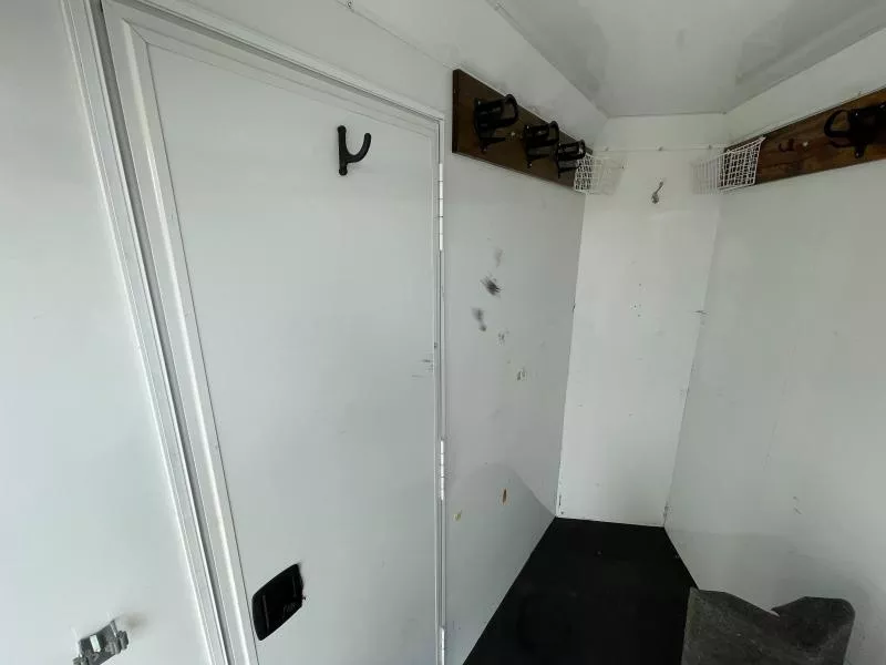 used Stock / Stock Combo Trailers Bison Trailers  for sale, in Walla Walla, WA Thumbnail 11