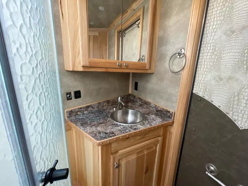 used Horse Trailers Featherlite  for sale, in Walla Walla, WA Thumbnail 26