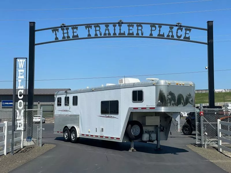 2007 Featherlite 8545 3H LQ GN