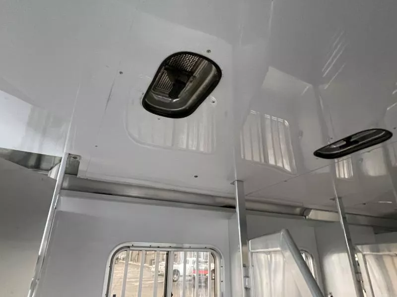 used Horse Trailers Featherlite  for sale, in Walla Walla, WA Thumbnail 39