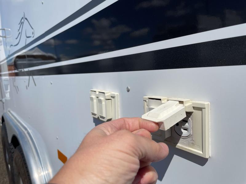 used Horse Trailers Sundowner Trailers  for sale, in Walla Walla, WA Thumbnail 37