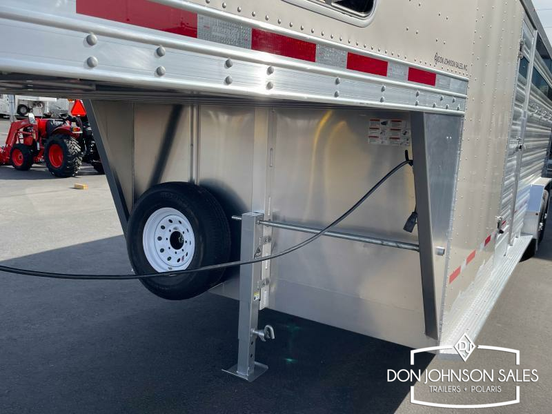 Featherlite 8413 20' 4H GN Horse Trailer w/Premier Tack