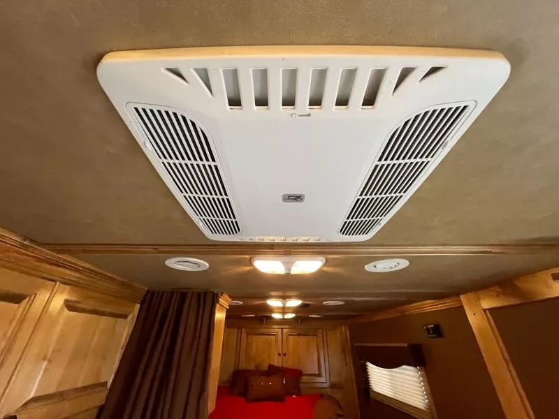 used Stock / Stock Combo Trailers Platinum Coach  for sale, in Walla Walla, WA Thumbnail 42