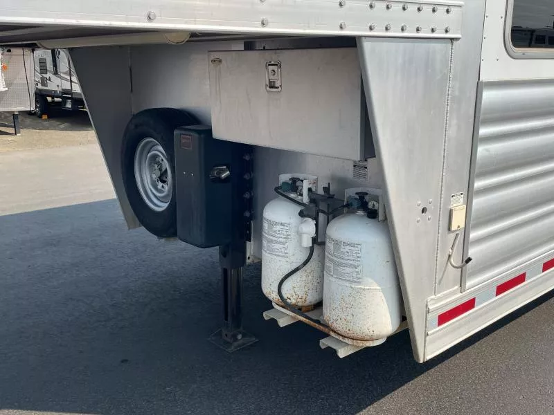 used Horse Trailers Platinum Coach  for sale, in Walla Walla, WA Thumbnail 4